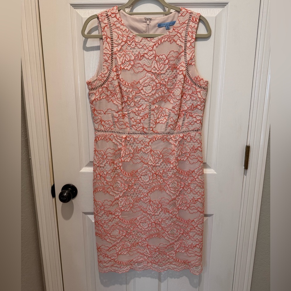 Elegant Lace Sleeveless Dress - Coral and Cream